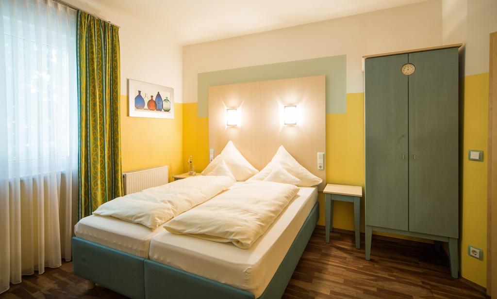 Ambient Hotel Am Europakanal Fuerth Exterior photo